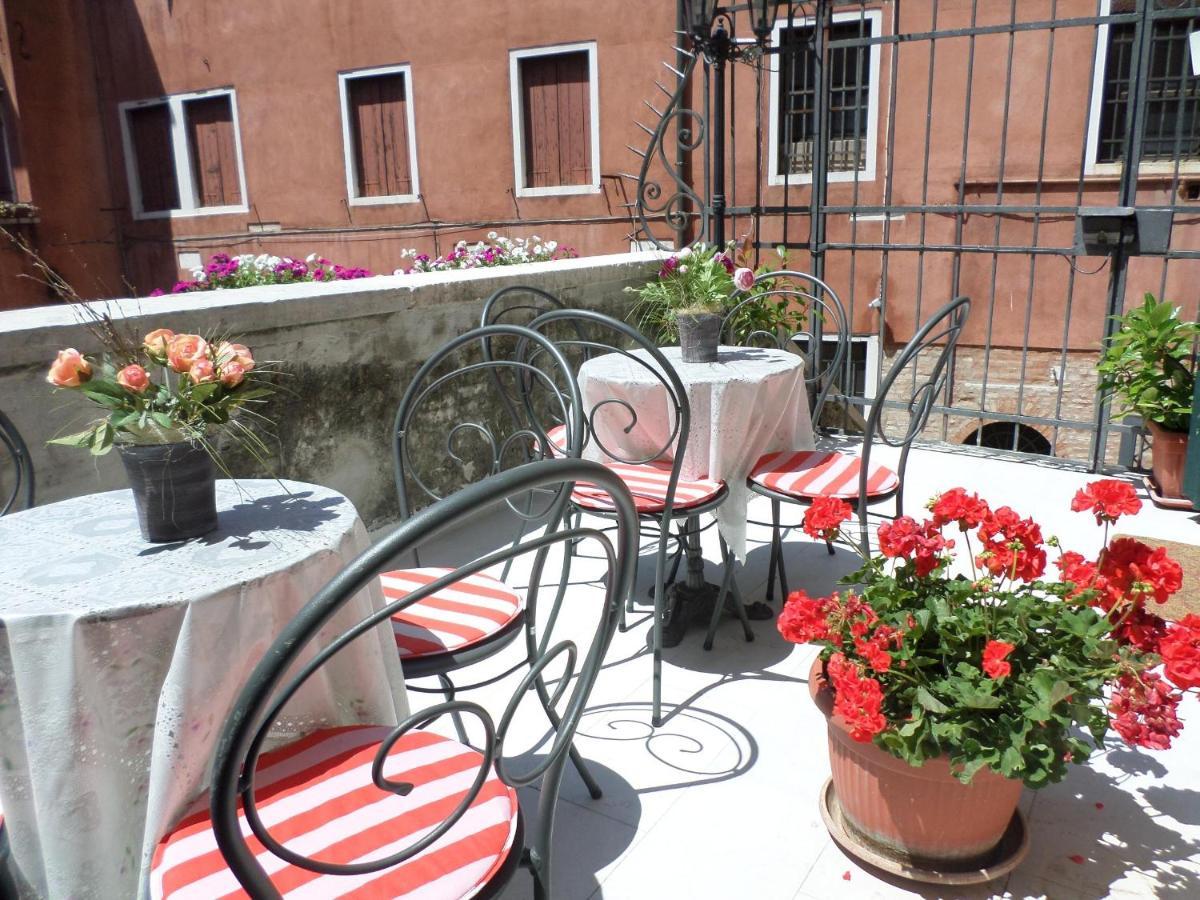 Palazzo Lion Morosini - Check In Presso Locanda Ai Santi Apostoli Venecia Exterior foto