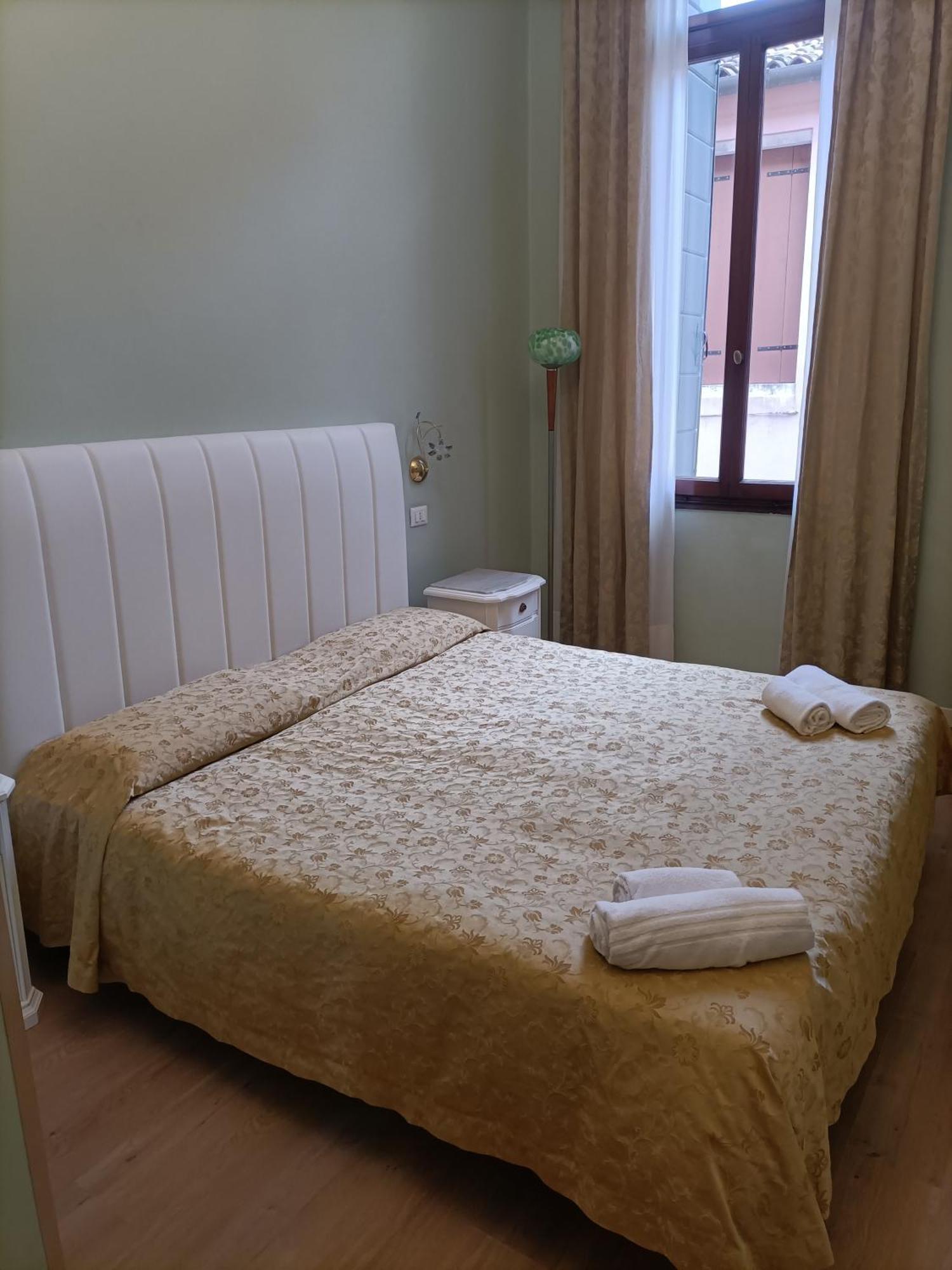 Palazzo Lion Morosini - Check In Presso Locanda Ai Santi Apostoli Venecia Exterior foto